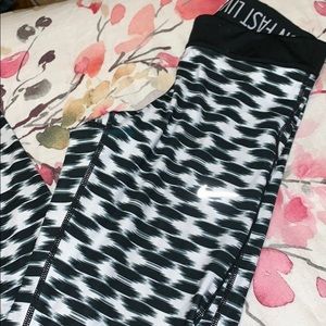 Black and White Printed Nike Leggings